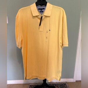 Tommy Hilfiger Mens XL Color Yellow Short Sleeve With Logo Polo Shirt. NWT.